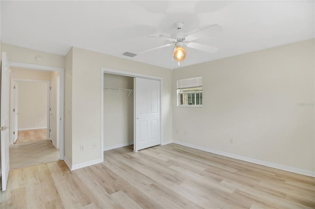 На продажу: $447,900 (3 спален, 2 ванн, 1902 Квадратных фут)