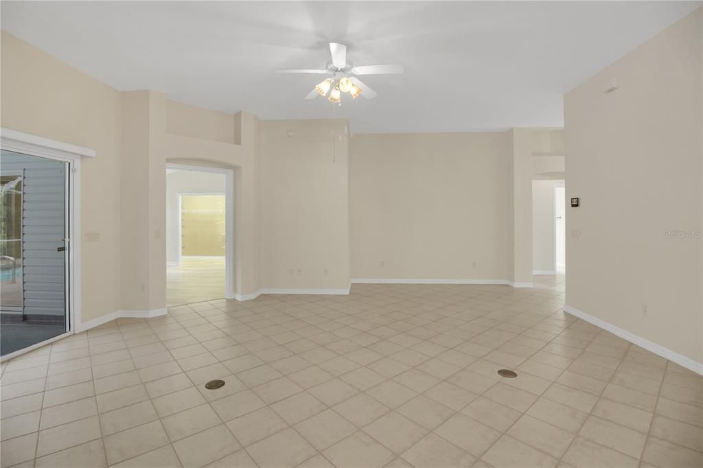 На продажу: $447,900 (3 спален, 2 ванн, 1902 Квадратных фут)