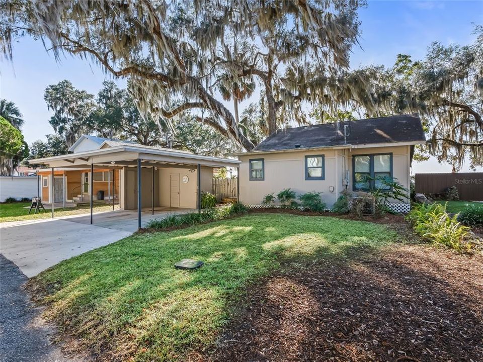 For Sale: $545,000 (2 beds, 1 baths, 1089 Square Feet)