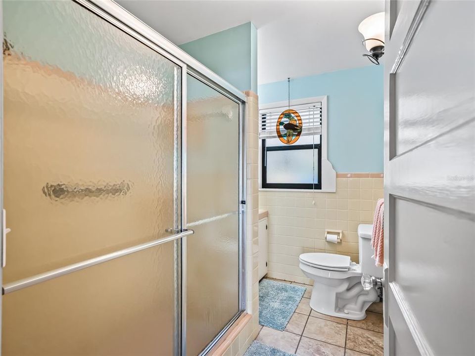 For Sale: $545,000 (2 beds, 1 baths, 1089 Square Feet)