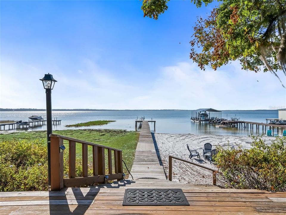 For Sale: $545,000 (2 beds, 1 baths, 1089 Square Feet)