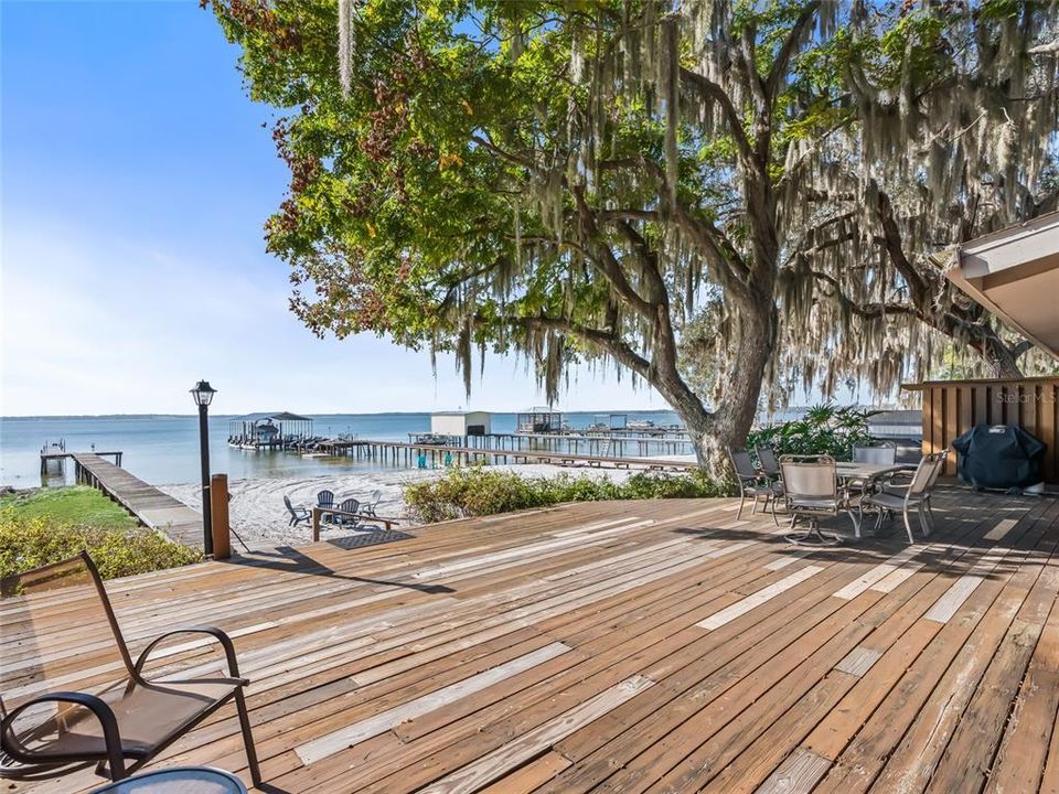 For Sale: $545,000 (2 beds, 1 baths, 1089 Square Feet)