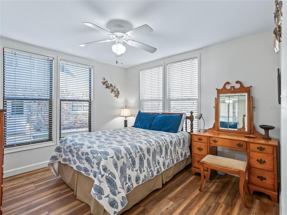 For Sale: $545,000 (2 beds, 1 baths, 1089 Square Feet)