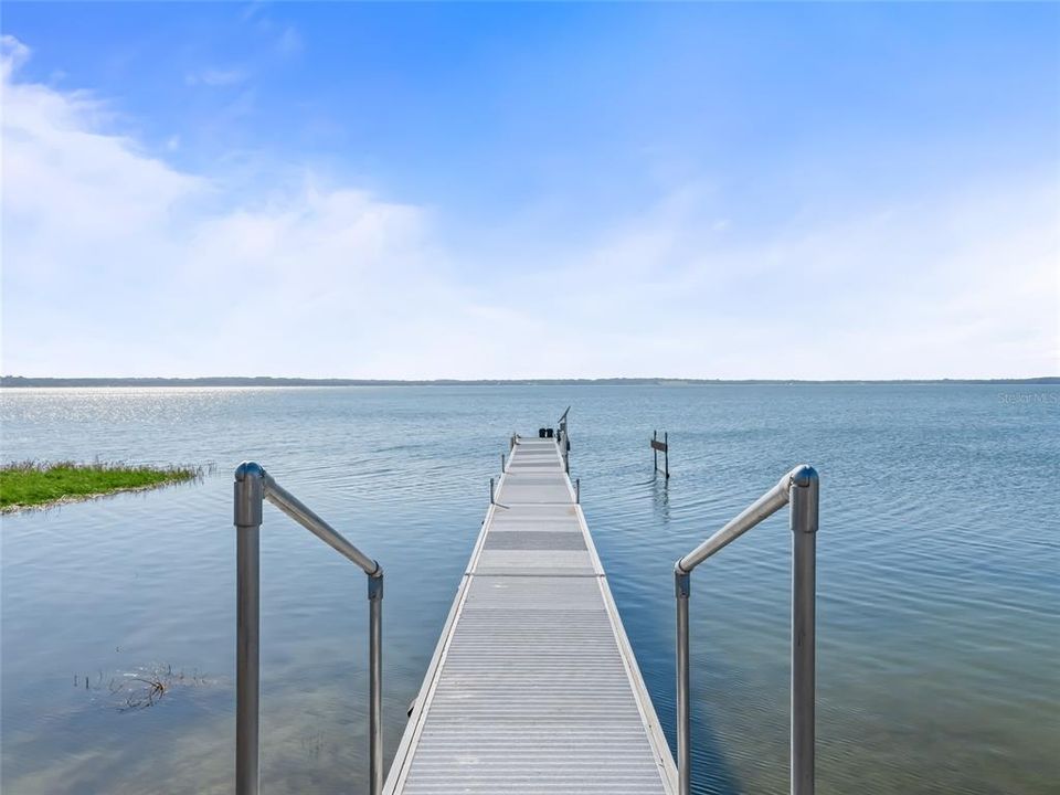 For Sale: $545,000 (2 beds, 1 baths, 1089 Square Feet)