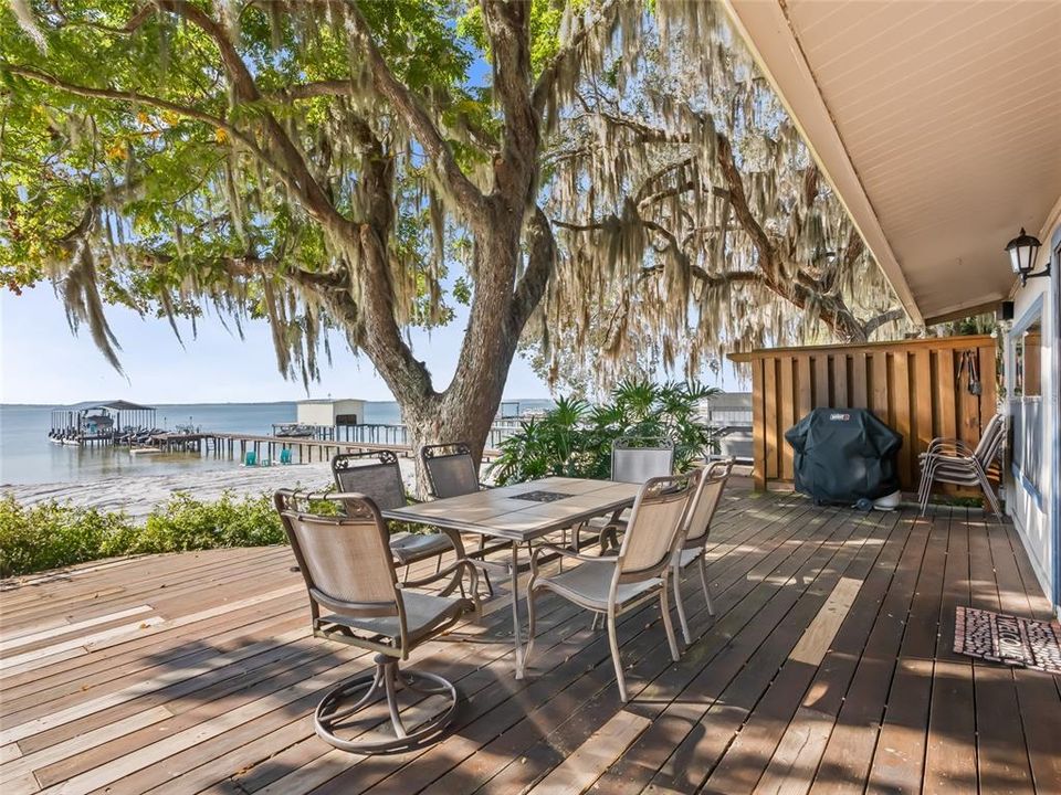 For Sale: $545,000 (2 beds, 1 baths, 1089 Square Feet)