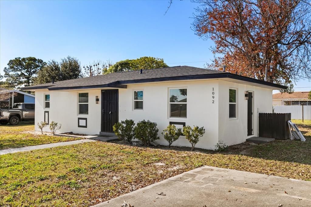 For Sale: $279,000 (2 beds, 2 baths, 1008 Square Feet)