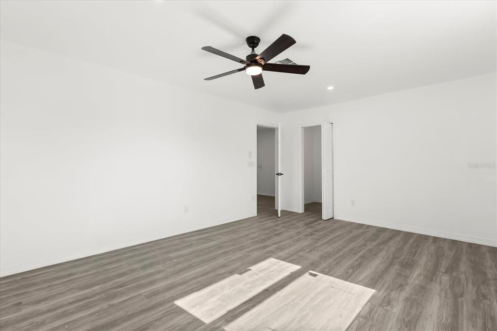 For Sale: $279,000 (2 beds, 2 baths, 1008 Square Feet)