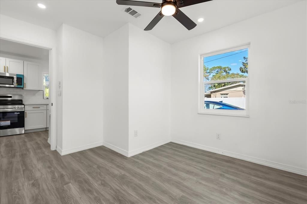 For Sale: $279,000 (2 beds, 2 baths, 1008 Square Feet)