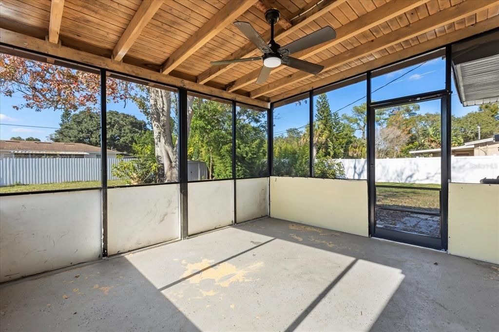 For Sale: $279,000 (2 beds, 2 baths, 1008 Square Feet)