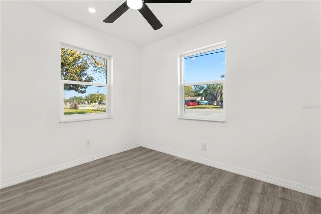 For Sale: $279,000 (2 beds, 2 baths, 1008 Square Feet)