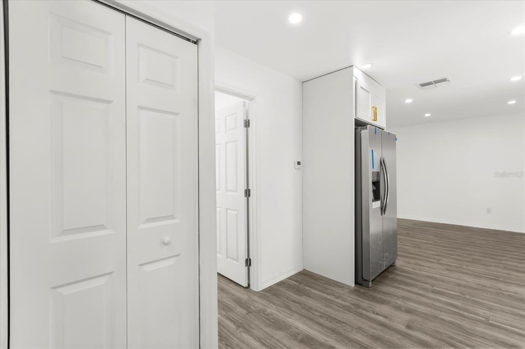 For Sale: $279,000 (2 beds, 2 baths, 1008 Square Feet)