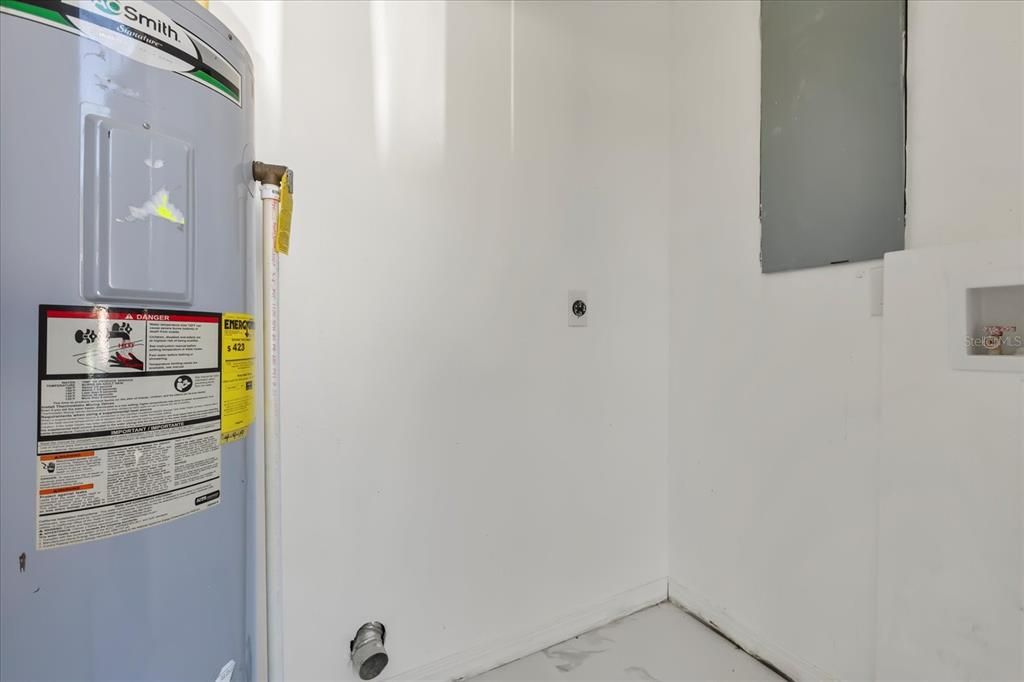 For Sale: $279,000 (2 beds, 2 baths, 1008 Square Feet)