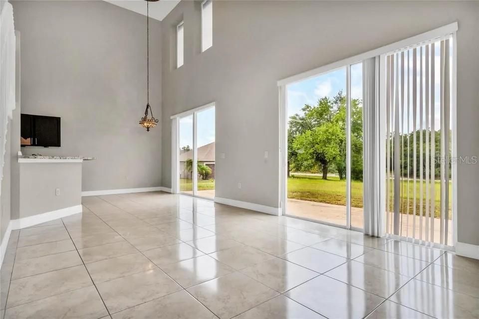 For Rent: $2,500 (4 beds, 3 baths, 2530 Square Feet)