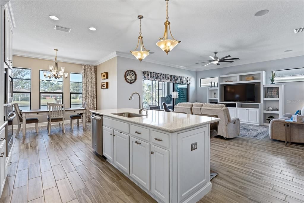 待售: $695,000 (3 贝兹, 2 浴室, 1987 平方英尺)