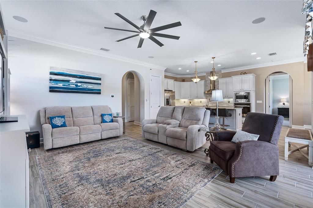 待售: $695,000 (3 贝兹, 2 浴室, 1987 平方英尺)