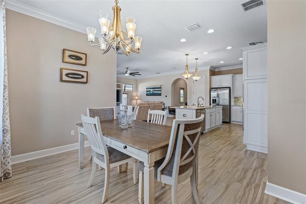 待售: $695,000 (3 贝兹, 2 浴室, 1987 平方英尺)