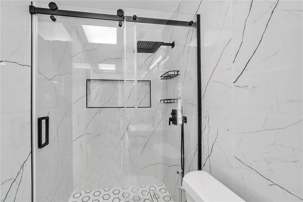 En Venta: $525,000 (3 camas, 2 baños, 1870 Pies cuadrados)