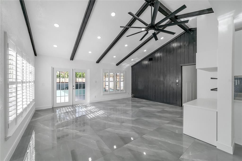 En Venta: $525,000 (3 camas, 2 baños, 1870 Pies cuadrados)