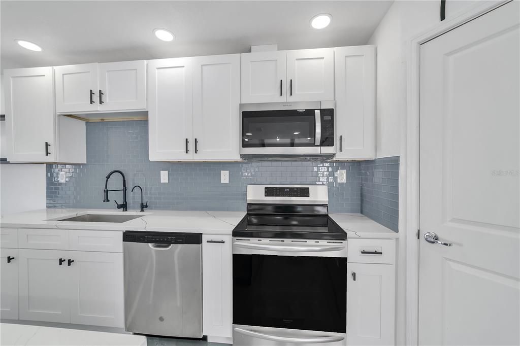 En Venta: $525,000 (3 camas, 2 baños, 1870 Pies cuadrados)