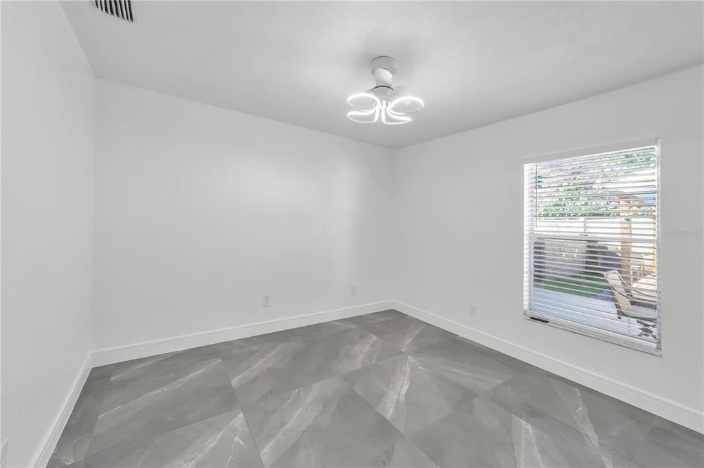 En Venta: $525,000 (3 camas, 2 baños, 1870 Pies cuadrados)