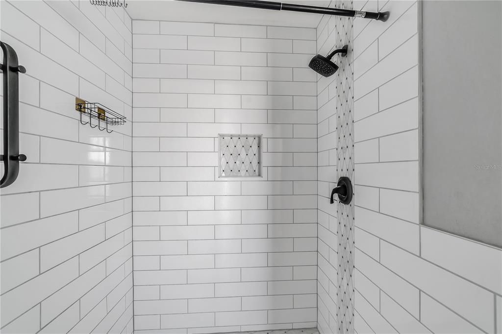 En Venta: $525,000 (3 camas, 2 baños, 1870 Pies cuadrados)