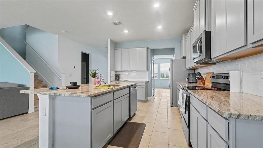 For Sale: $455,000 (5 beds, 3 baths, 3609 Square Feet)