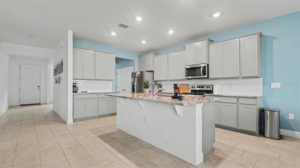 For Sale: $455,000 (5 beds, 3 baths, 3609 Square Feet)