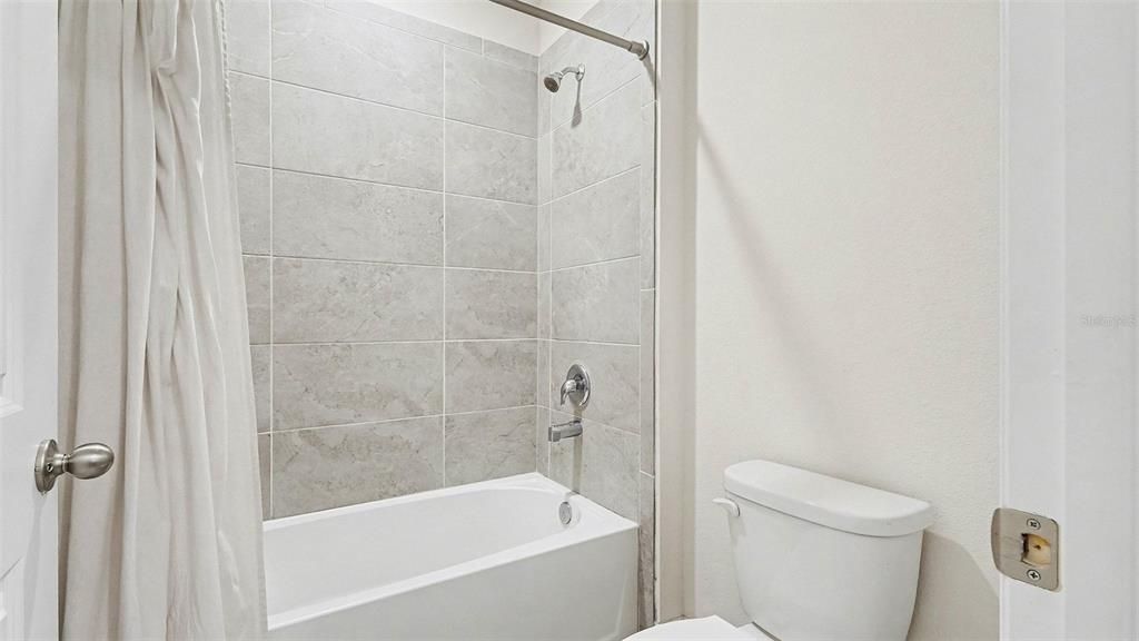 For Sale: $455,000 (5 beds, 3 baths, 3609 Square Feet)