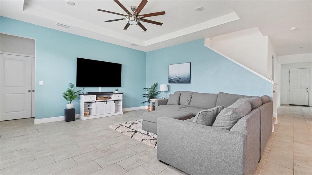 For Sale: $455,000 (5 beds, 3 baths, 3609 Square Feet)