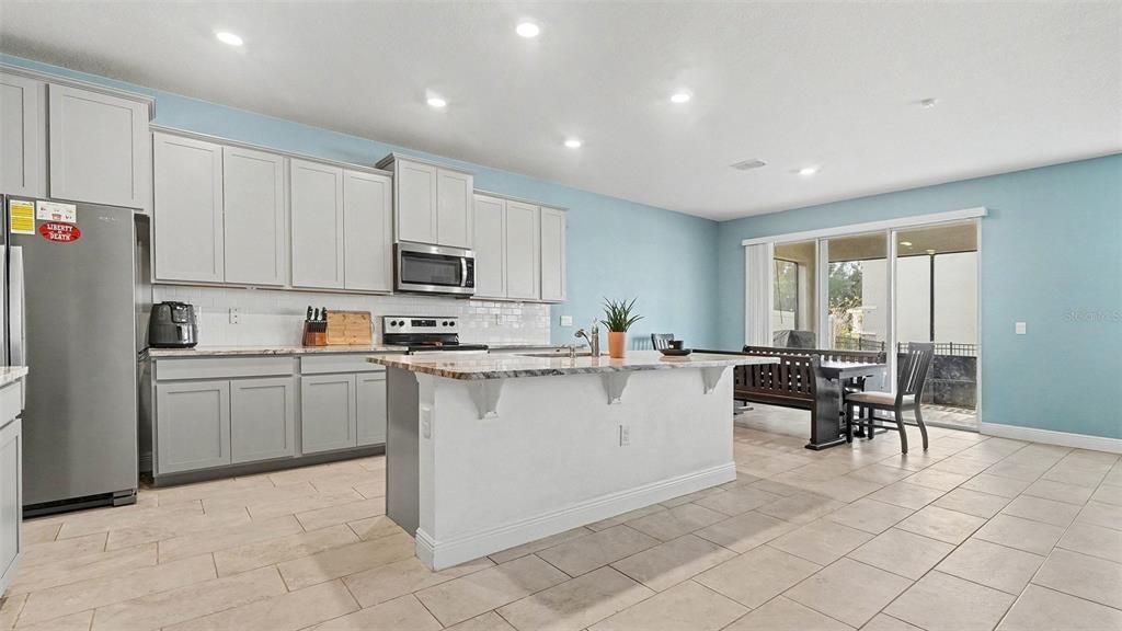 For Sale: $455,000 (5 beds, 3 baths, 3609 Square Feet)