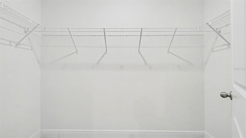 For Sale: $455,000 (5 beds, 3 baths, 3609 Square Feet)