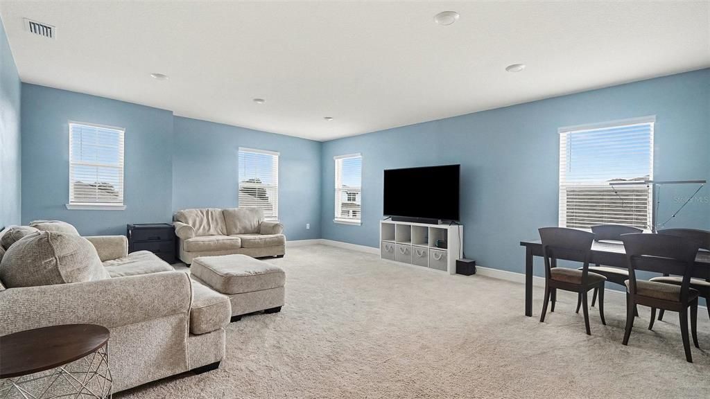 For Sale: $455,000 (5 beds, 3 baths, 3609 Square Feet)