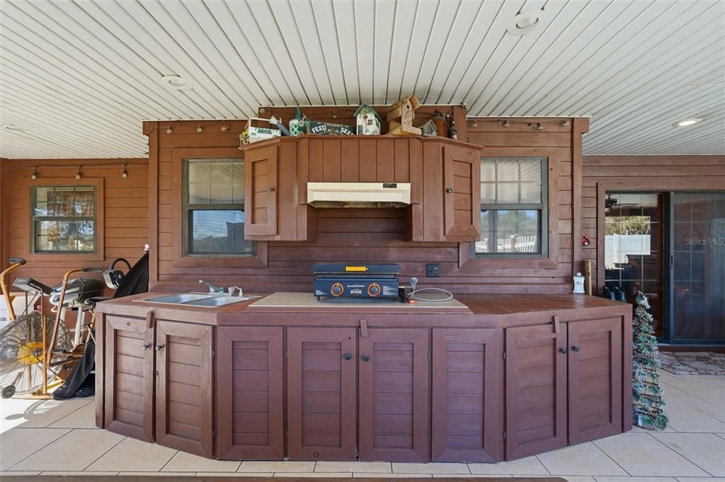 For Sale: $675,000 (3 beds, 2 baths, 2010 Square Feet)