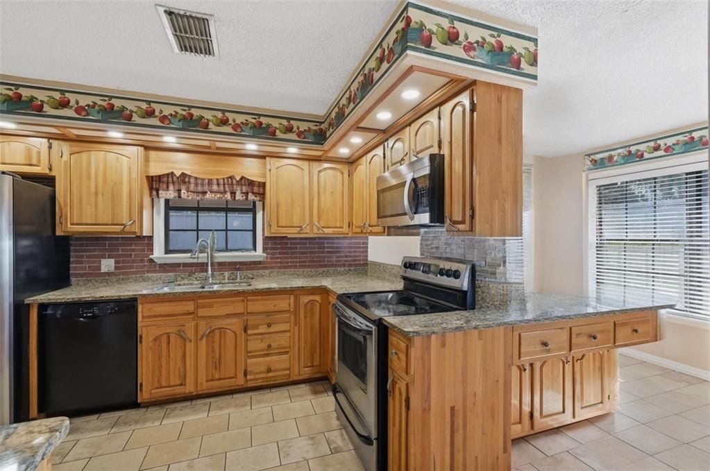 For Sale: $675,000 (3 beds, 2 baths, 2010 Square Feet)