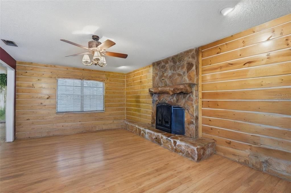 For Sale: $675,000 (3 beds, 2 baths, 2010 Square Feet)