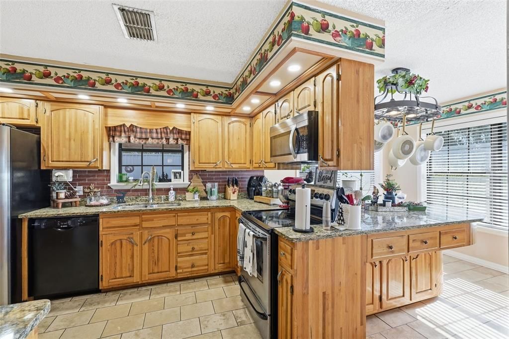 For Sale: $675,000 (3 beds, 2 baths, 2010 Square Feet)