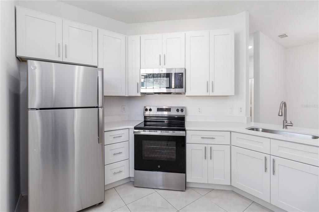 На продажу: $285,000 (3 спален, 2 ванн, 1203 Квадратных фут)