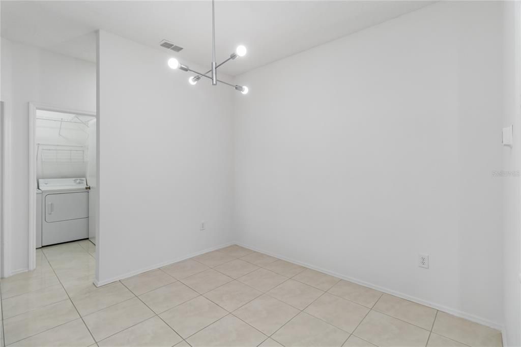 На продажу: $285,000 (3 спален, 2 ванн, 1203 Квадратных фут)