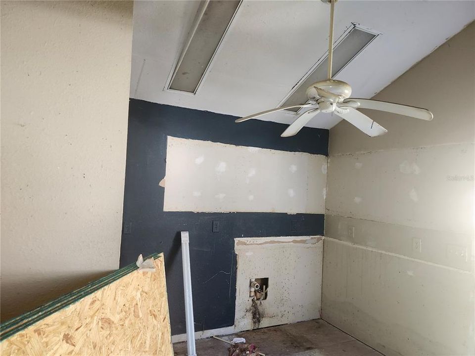 待售: $55,000 (2 贝兹, 1 浴室, 656 平方英尺)