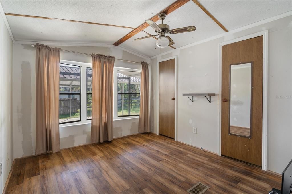 En Venta: $143,000 (2 camas, 1 baños, 784 Pies cuadrados)