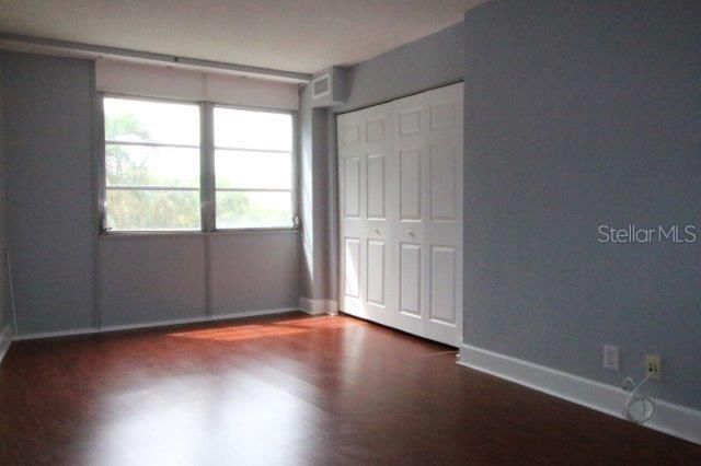 For Sale: $85,000 (2 beds, 1 baths, 887 Square Feet)