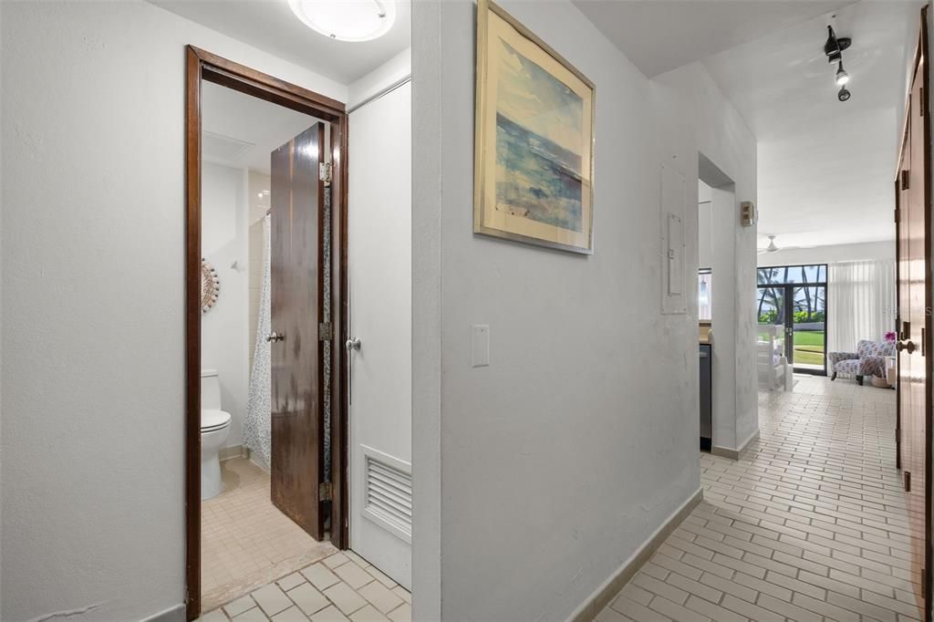 待售: $449,000 (1 贝兹, 1 浴室, 1000 平方英尺)