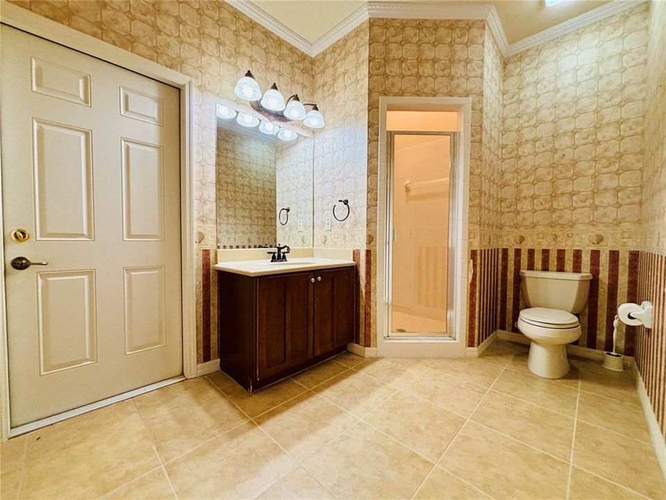 En Venta: $465,000 (3 camas, 3 baños, 2639 Pies cuadrados)