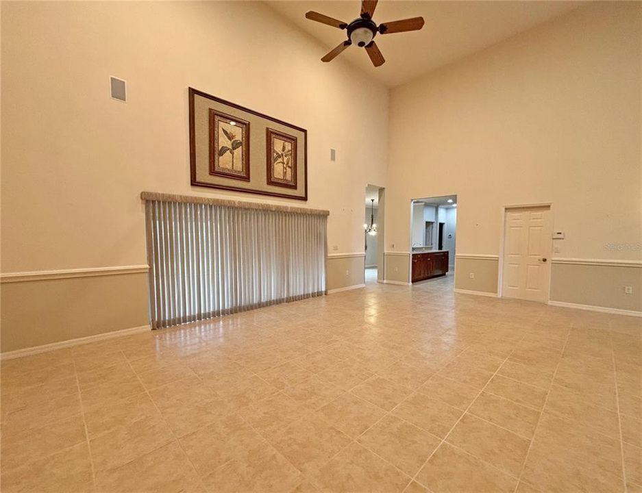 En Venta: $465,000 (3 camas, 3 baños, 2639 Pies cuadrados)