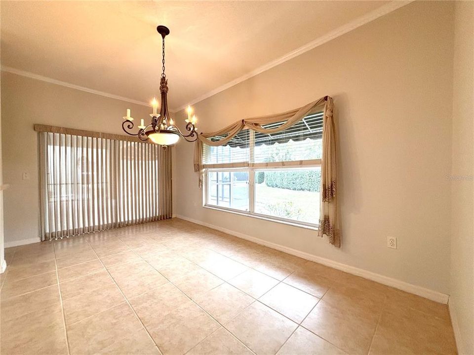 En Venta: $465,000 (3 camas, 3 baños, 2639 Pies cuadrados)