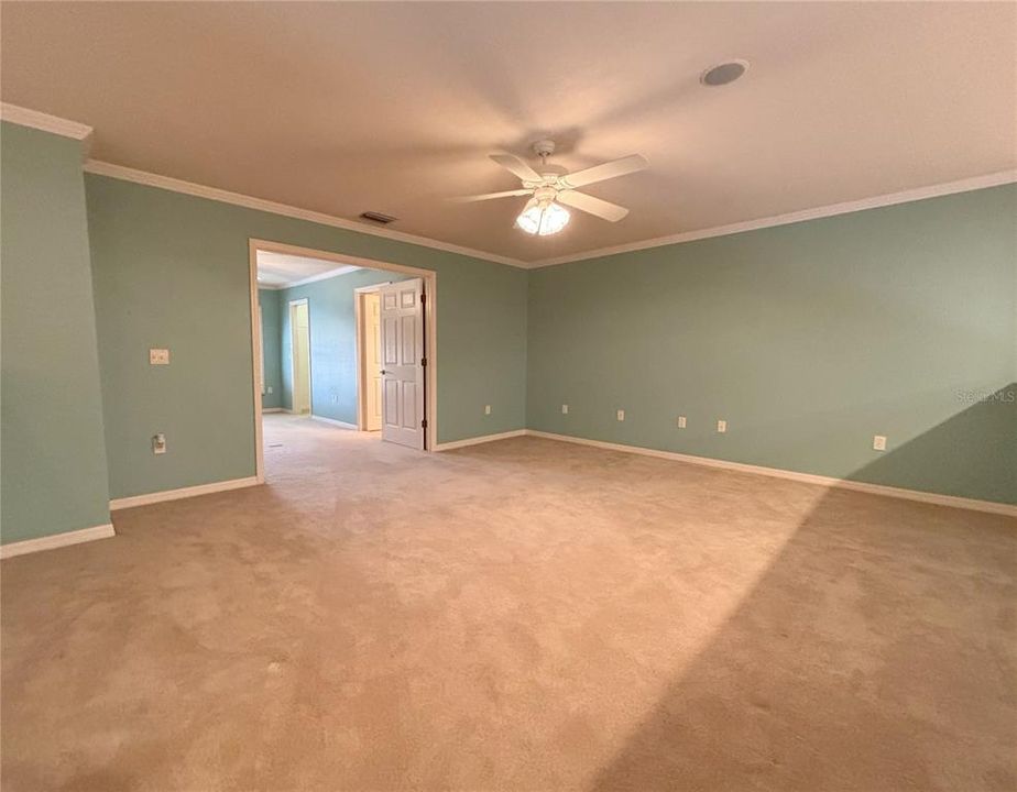 En Venta: $465,000 (3 camas, 3 baños, 2639 Pies cuadrados)