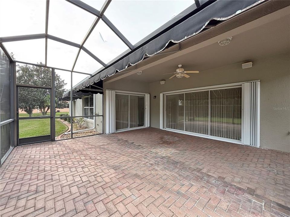 En Venta: $465,000 (3 camas, 3 baños, 2639 Pies cuadrados)