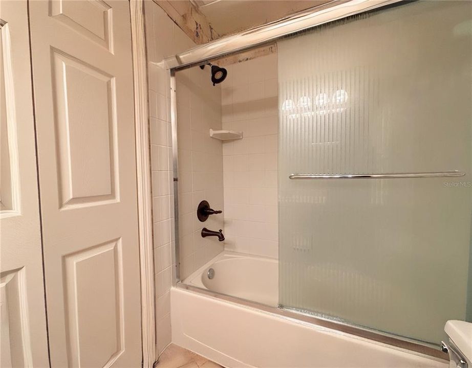 En Venta: $465,000 (3 camas, 3 baños, 2639 Pies cuadrados)