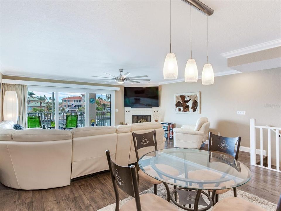 待售: $1,199,000 (3 贝兹, 3 浴室, 2140 平方英尺)