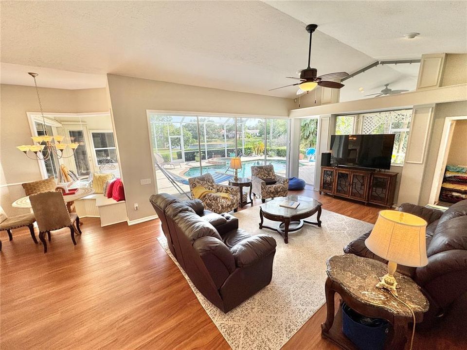 待售: $899,000 (4 贝兹, 3 浴室, 3009 平方英尺)